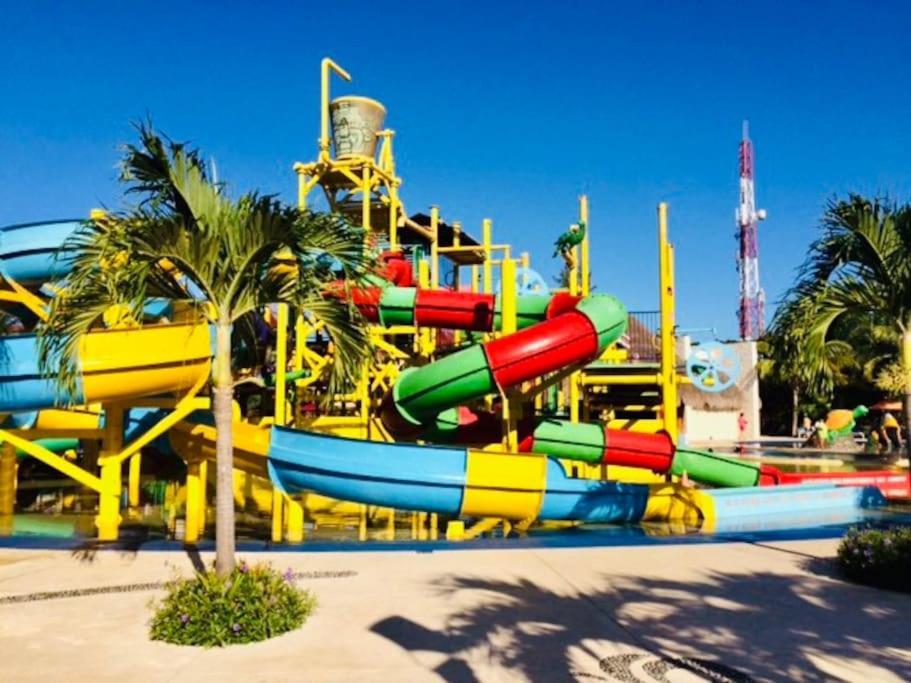 Punta Me Apartment Beach Front In The Hotel & Waterpark Cancún Exterior foto